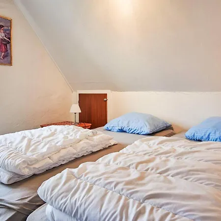 Two-bedroom Holiday In 4 Apartment *