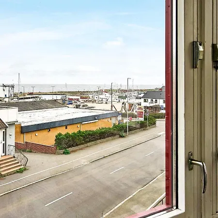 Two-bedroom Holiday In 4 Apartment *